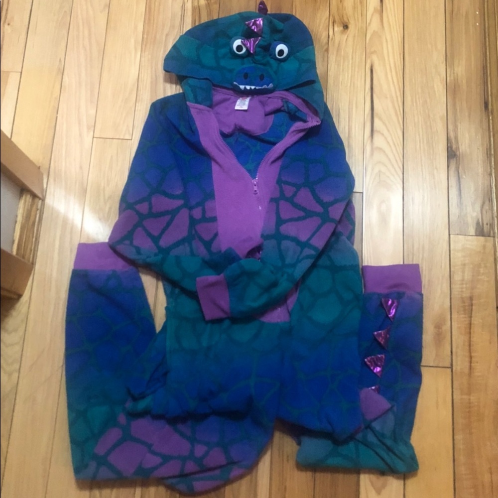 A nice dragon onesies that is very comfy plus it is size XS/S in women.